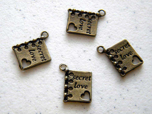 CHARMS - MINI 3D BOOK - SECRET LOVE - ANTIQUE BRONZE - 16x18mm