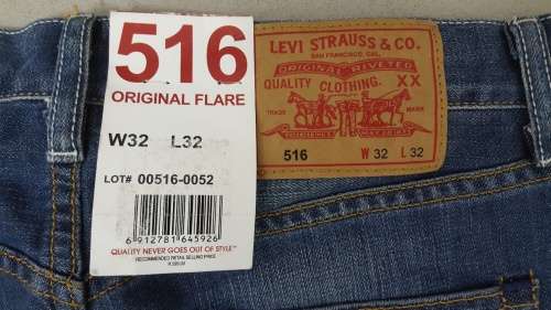 BRAND NEW LEVI JEANS 516