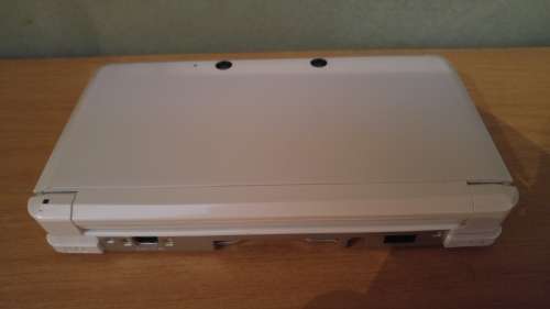 White Nintendo 3DS Console