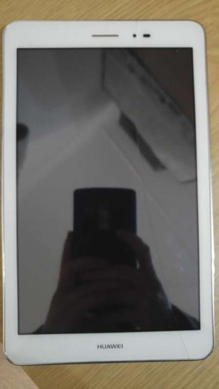 Huawei MediaPad t1 8.0 Tablet (Cracked Screen, 100% Working) FREE Shipping