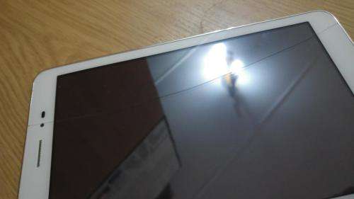 Huawei MediaPad t1 8.0 Tablet (Cracked Screen, 100% Working) FREE Shipping
