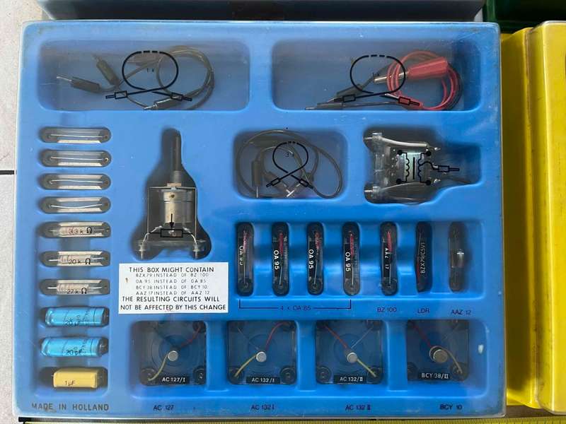Electronics Teaching Aid - Made in Holland