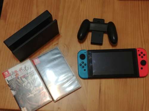 Second hand Nintendo Switch +  2 Games