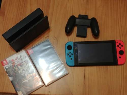 Second hand Nintendo Switch +  2 Games