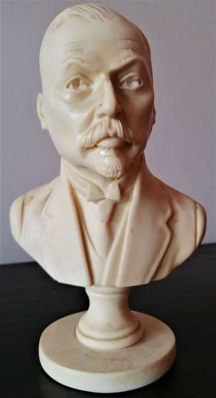 Generaal Louis Botha Borsbeeld. Beeldhouer Phil Minnaar, 1974.