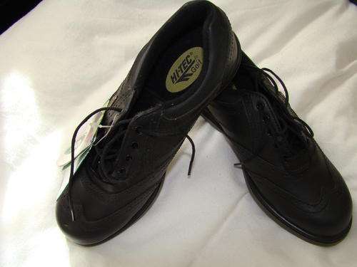 NEW BLACK HI-TEC JUNIOR GOLF SHOES !!!! YOU SAVE R150 !!!!!