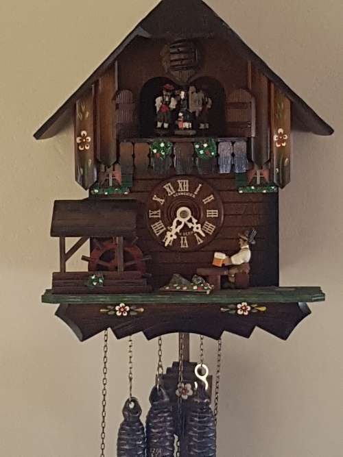 Musical cuckoo clock very neat