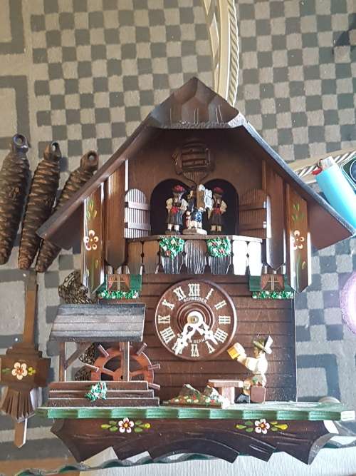 Musical cuckoo clock very neat