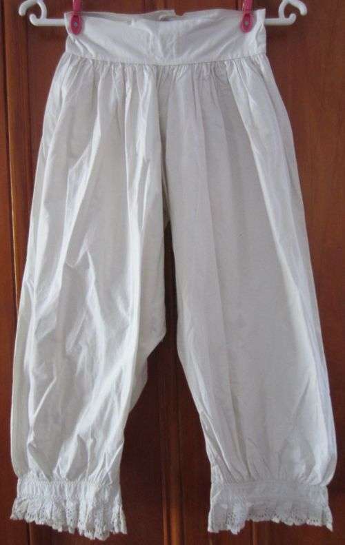 Victorian BLOOMERS / PANTALOONS - Cotton & Broderie Anglaise - 1895