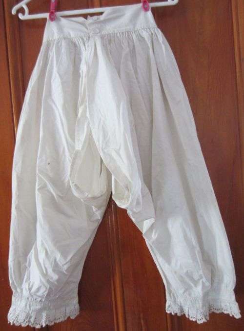 Victorian BLOOMERS / PANTALOONS - Cotton & Broderie Anglaise - 1895