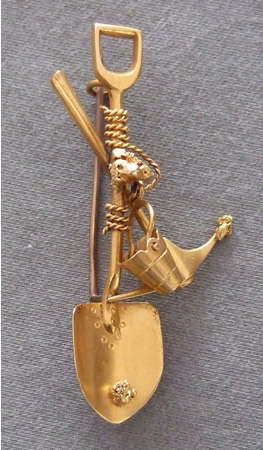 Gold Miners Brooch C1900 Spade & Pick 9 ct