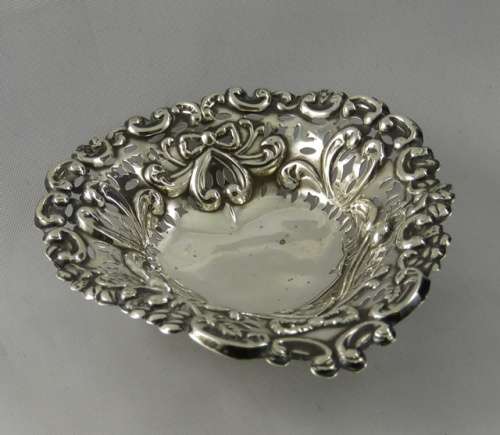 Victorian Silver Nut Dish - James Deakin & Sons, Birmingham 1896