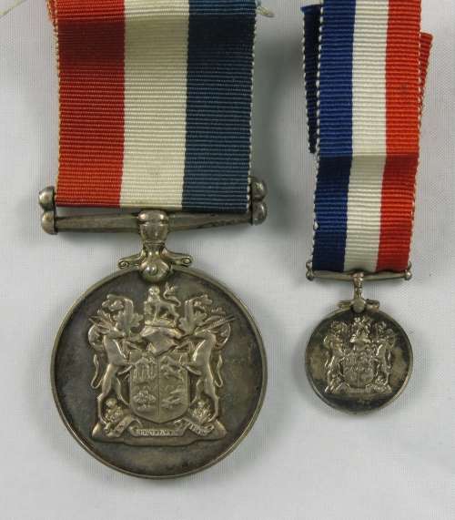 SA Medal for War Services & Miniature