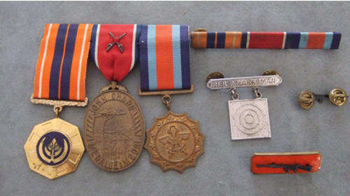 SADF Group Commendation Medal SAKMP/7 Motorised Brigade? Certificates Badges etc