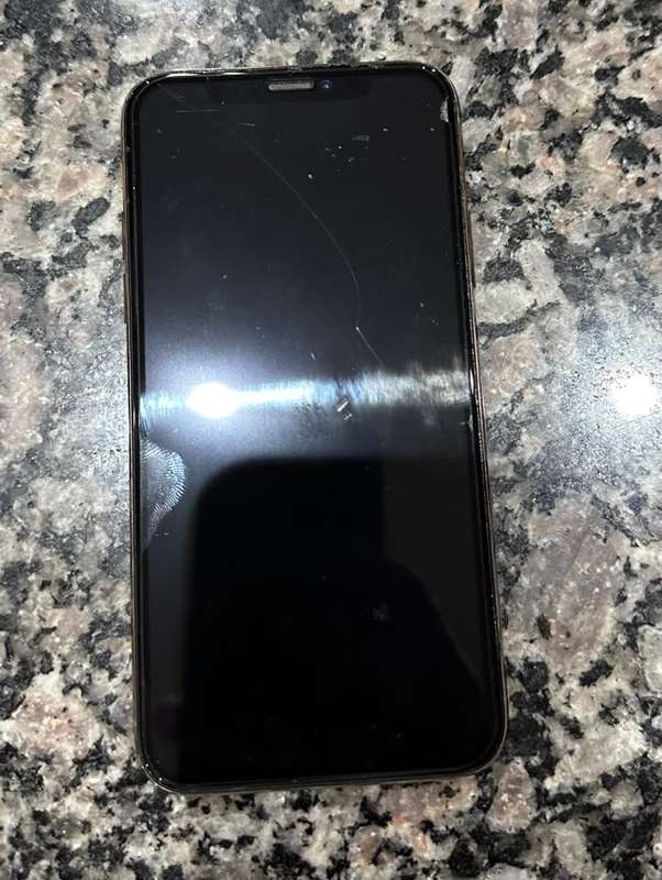 IPHONE XS 64GB *WORKS PERFECT, REAR GLASS CRACKED*