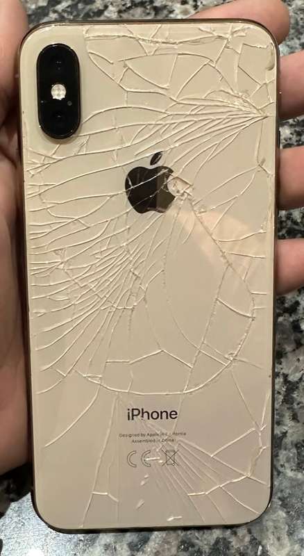 IPHONE XS 64GB *WORKS PERFECT, REAR GLASS CRACKED*