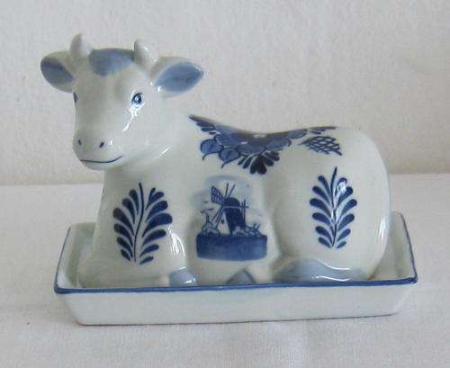 COLLECTABLE DELFT COW BUTTER DISH
