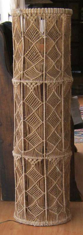 WOVEN / BASKET STANDING LAMP