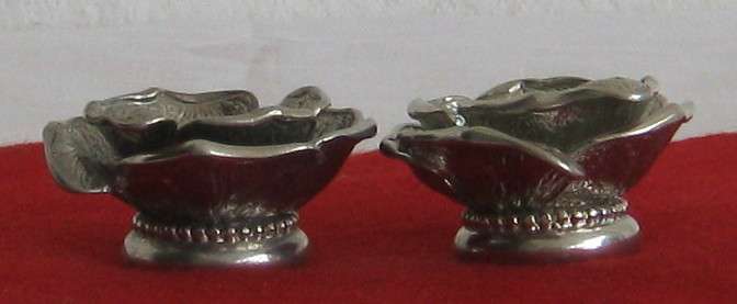 CANDLESTICKS - 2 small flower silver metal candle holders