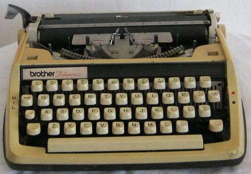 BROTHER PORTABLE MANUAL TYPEWRITER