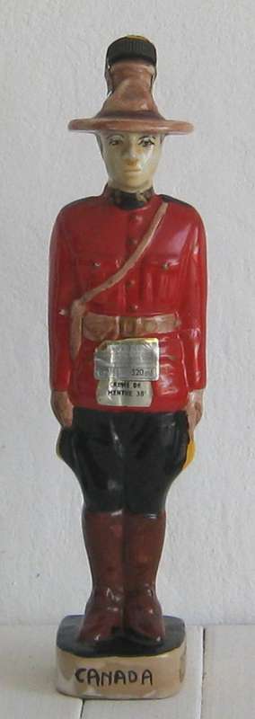 GARNIER CANADIAN SOLDIER DECANTER - c1970 Made in Italy Creme de Menthe