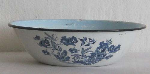 VINTAGE ENAMEL BOWL WITH PRETTY DESIGN