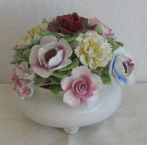 ROYAL DOULTON POSY - SLIGHT DAMAGE - HEIGHT 14.5CM