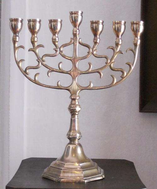 BEAUTIFUL 7 CANDLE BRASS CANDLESTICK - MENORAH - HEIGHT 32.5CM
