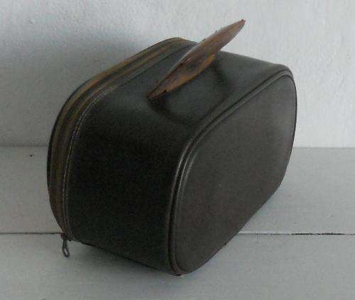 RUSTIC TWO BALL BOWLS BAG & BOWLS