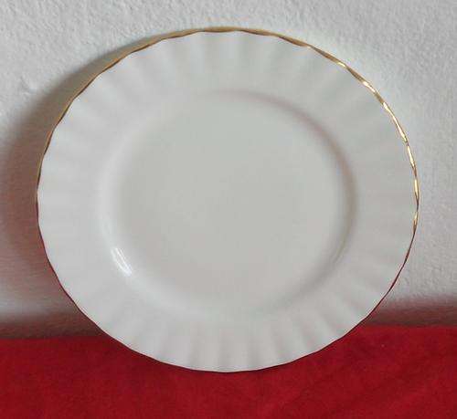 ROYAL ALBERT PLATE - VAL D'OR