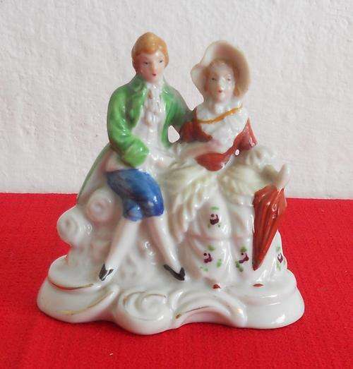 PORCELAIN FIGURINE SALT CELLAR