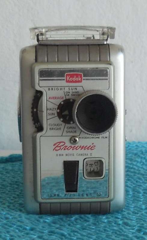 KODAK BROWNIE 8MM MOVIE CAMERA AND LEATHER COVER