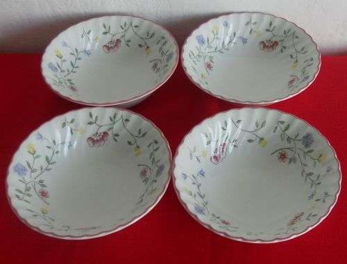 JOHNSON BROS SUMMER CHINTZ BOWLS x 4