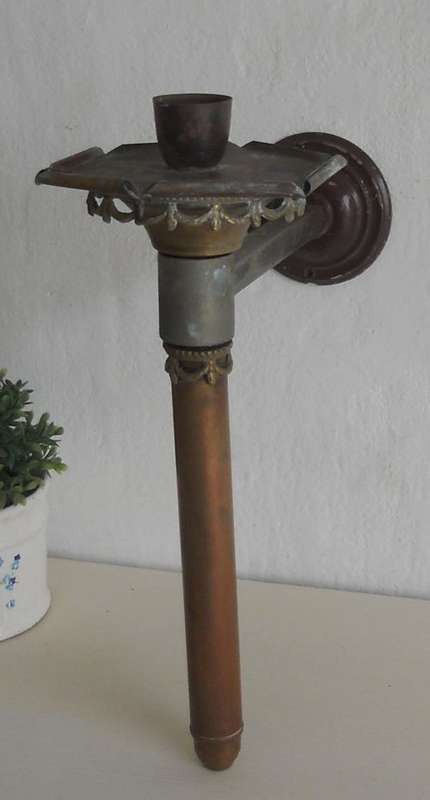 VINTAGE BRASS OIL LANTERN
