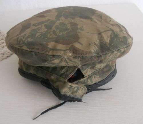 KOEVOET CAMO BERET AND BADGE