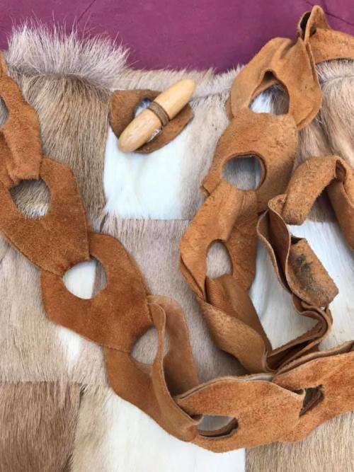 SPRINGBOK SKIN SLING HANDBAG