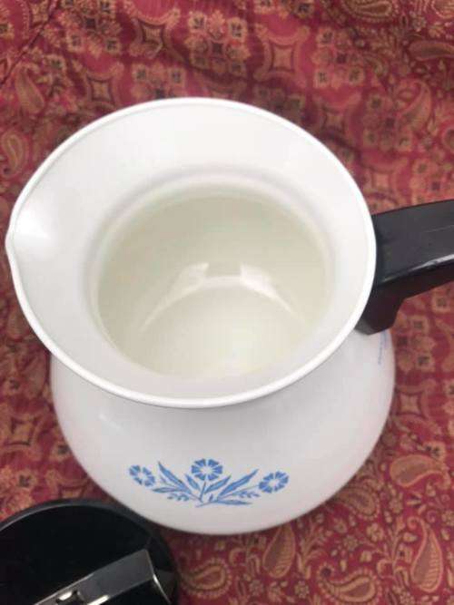 CORNING WARE 6 CUP TEAPOT