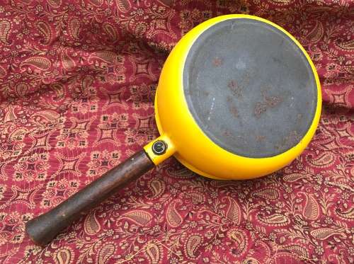 VINTAGE ENAMEL POT