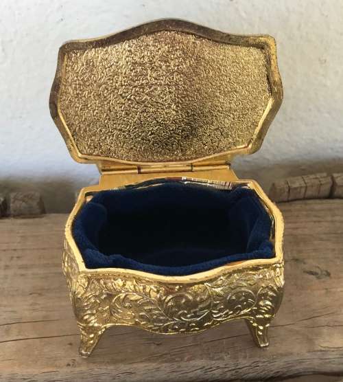 VINTAGE METAL TRINKET BOX WITH VELVET TOP