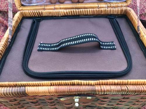 PICNIC BASKET FOR TWO