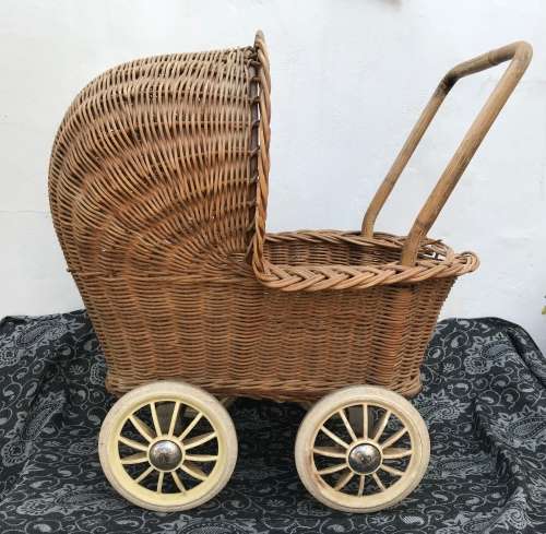 VINTAGE WICKER DOLL`S PRAM