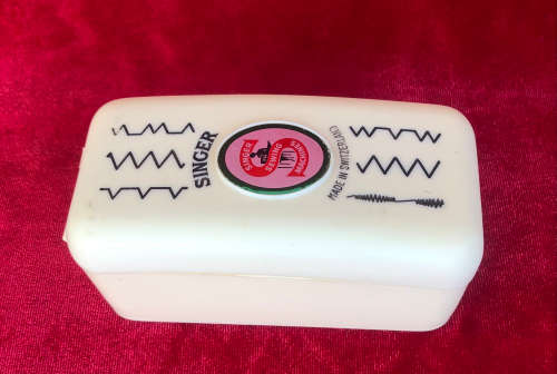 SMALL SINGER SEWING MACHINE BOX