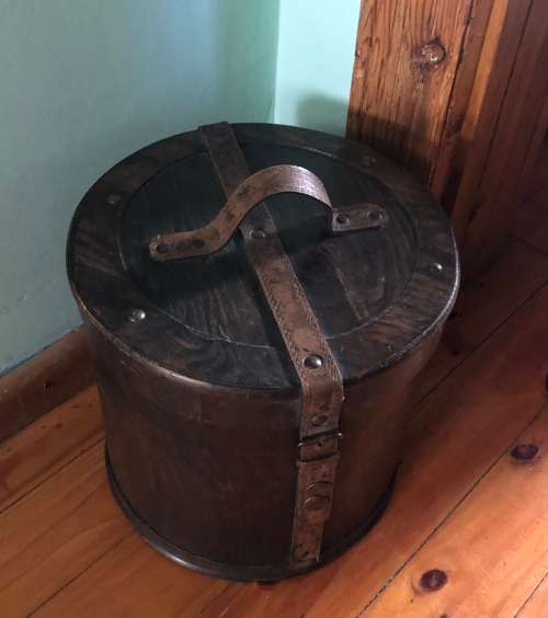 VINTAGE STYLE HAT / STORAGE BOX