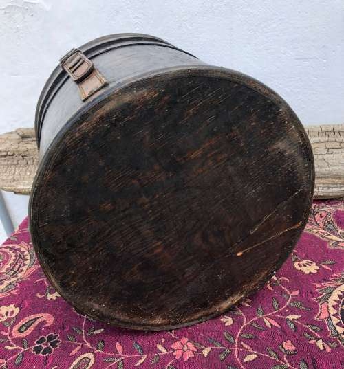 VINTAGE STYLE HAT / STORAGE BOX