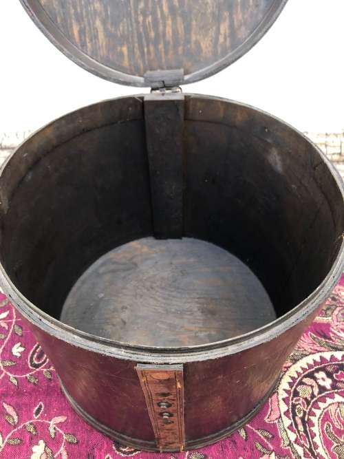 VINTAGE STYLE HAT / STORAGE BOX