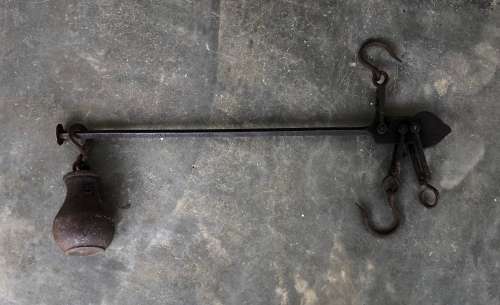 ANTIQUE STEELYARD / BUTCHER`S BEAM SCALE