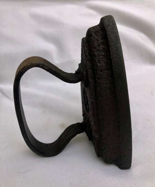 VINTAGE SAD IRON