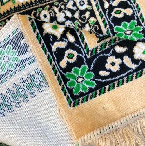 PRAYER MAT / THROW