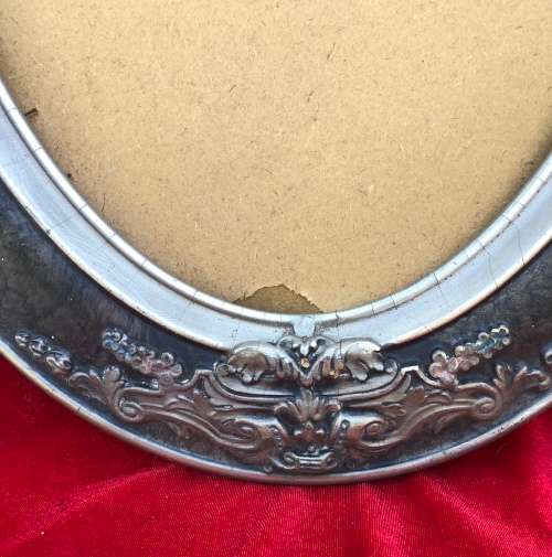 VINTAGE OVAL FRAME