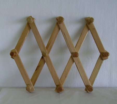 WOODEN WALL MOUNTED HOOK RACK